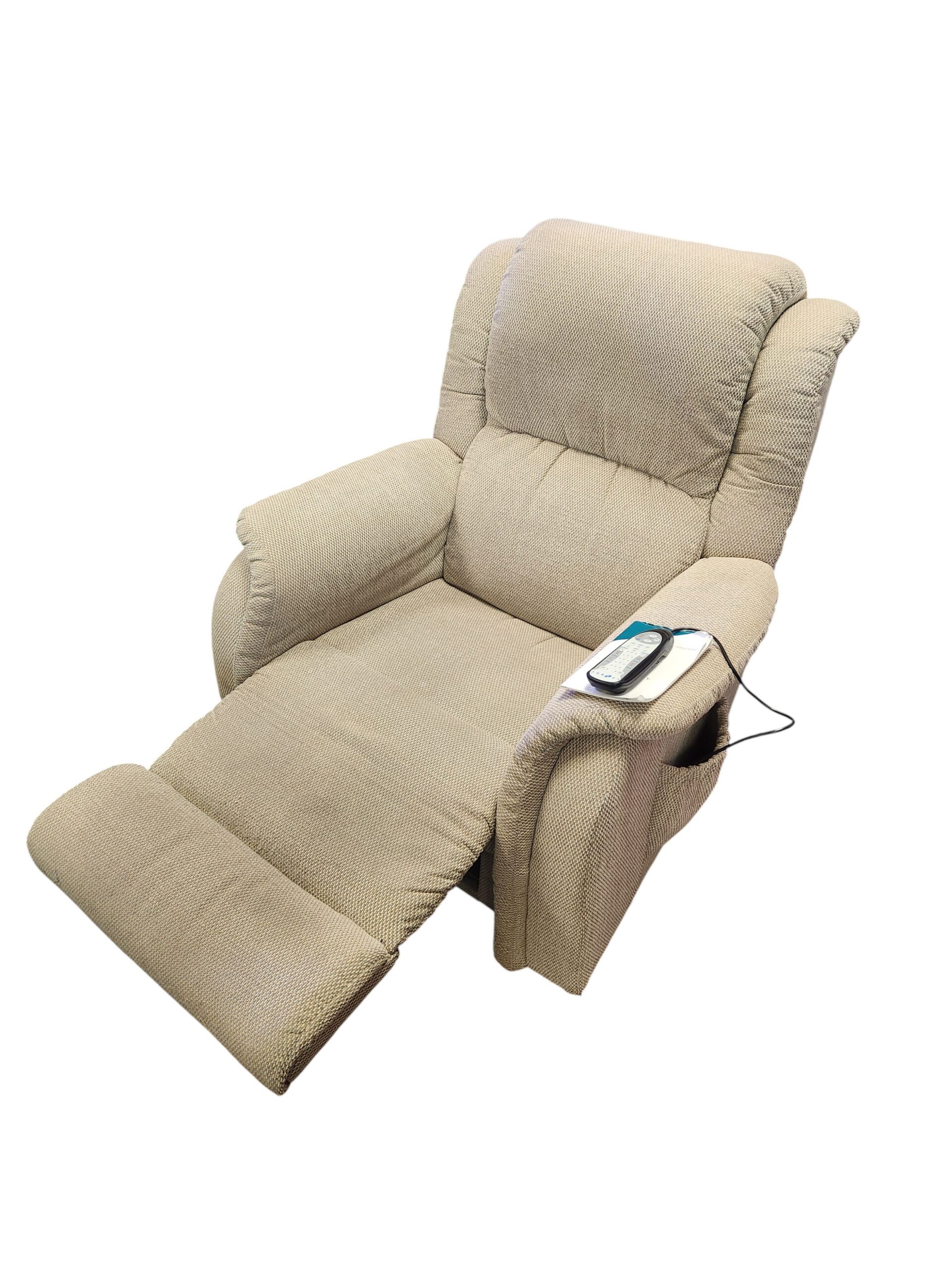 La-Z-Boy Manual Recliner Chair (Massage) - Image 5
